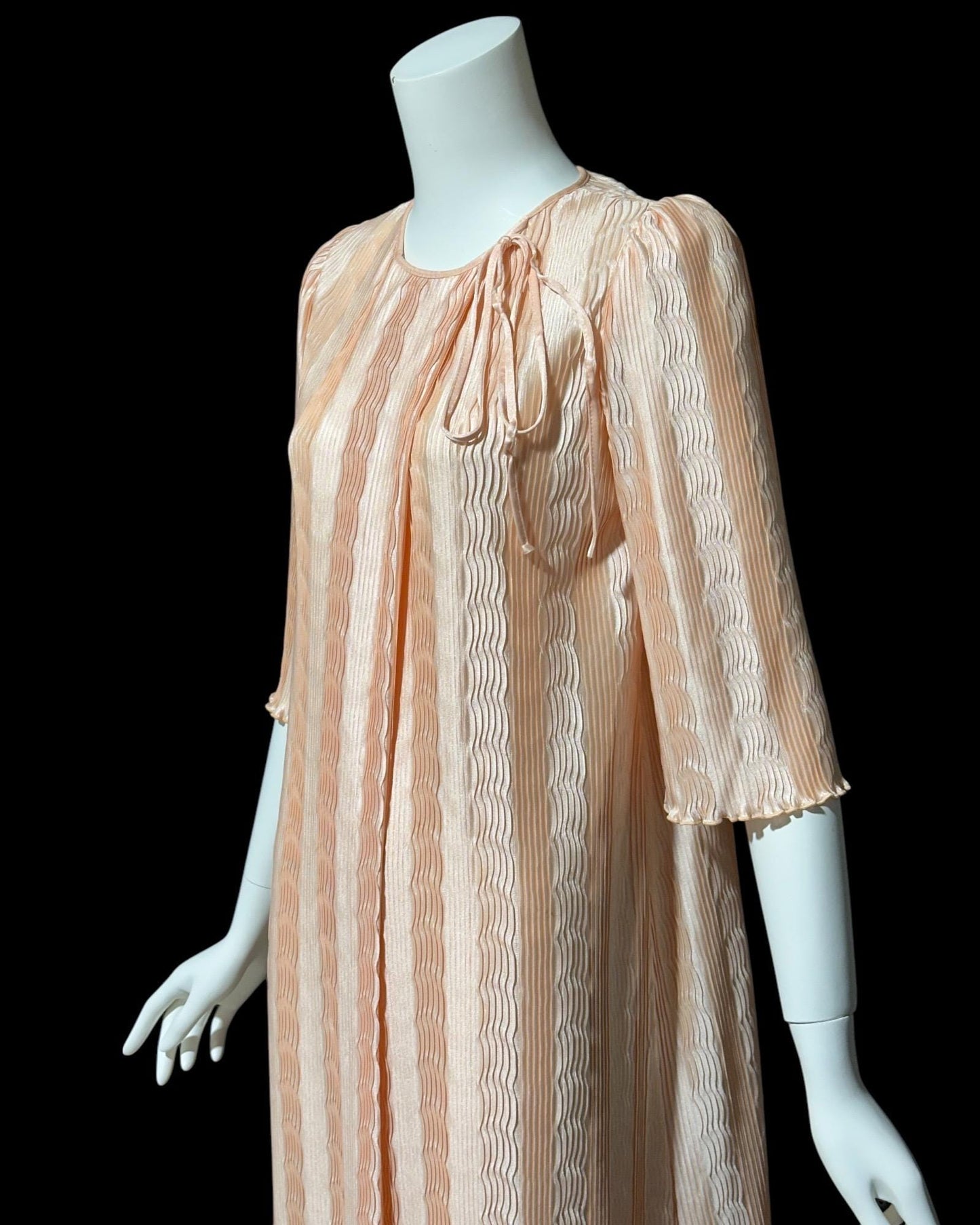 MARY McFADDEN for I. Magnin, 1980s vintage dressing gown, peachy pink wrap open front pleated robe