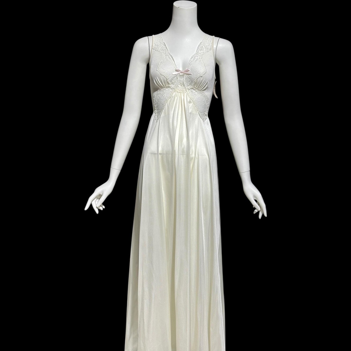 OLGA vintage 1970s nightgown, #92097 Bodysilk Creamy White full sweep night gown dress