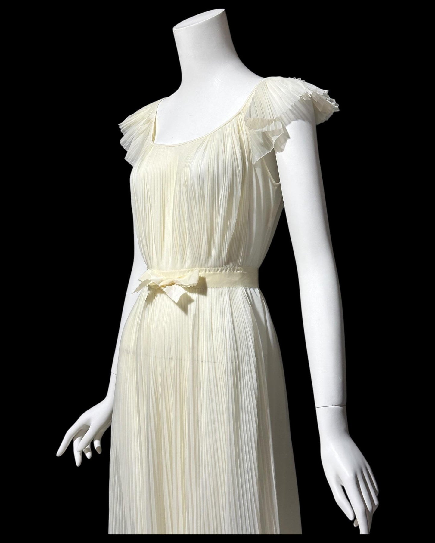 VANITY FAIR Julius Garfinckel, vintage 1940s Ivory sheer chiffon lace pleated Grecian goddess gown