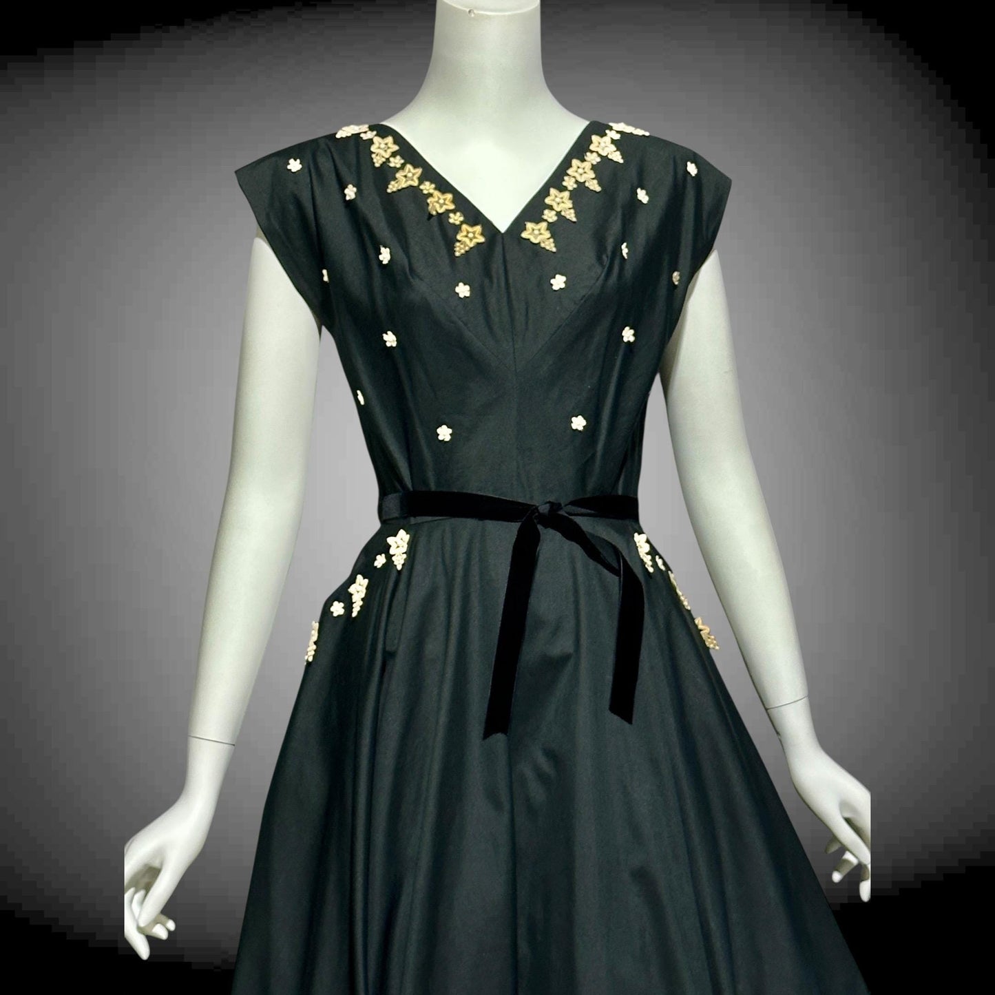 1940s vintage Black polished cotton cocktail party dress, circle skirt fit & flare dress