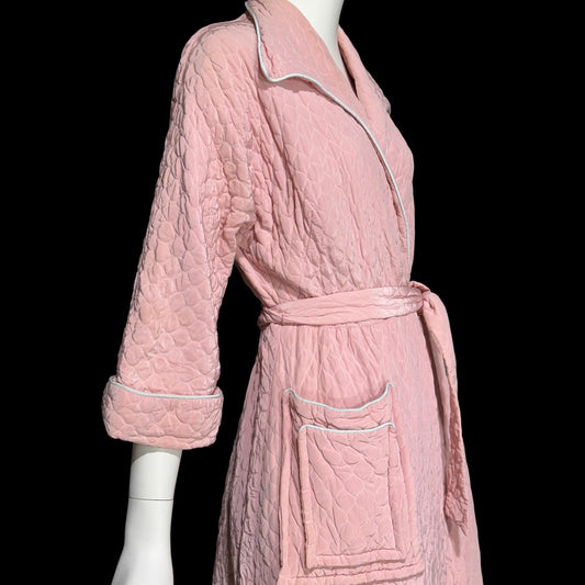 B. COHEN vintage 1940s dressing gown robe, quilted baby pink wrap front housecoat