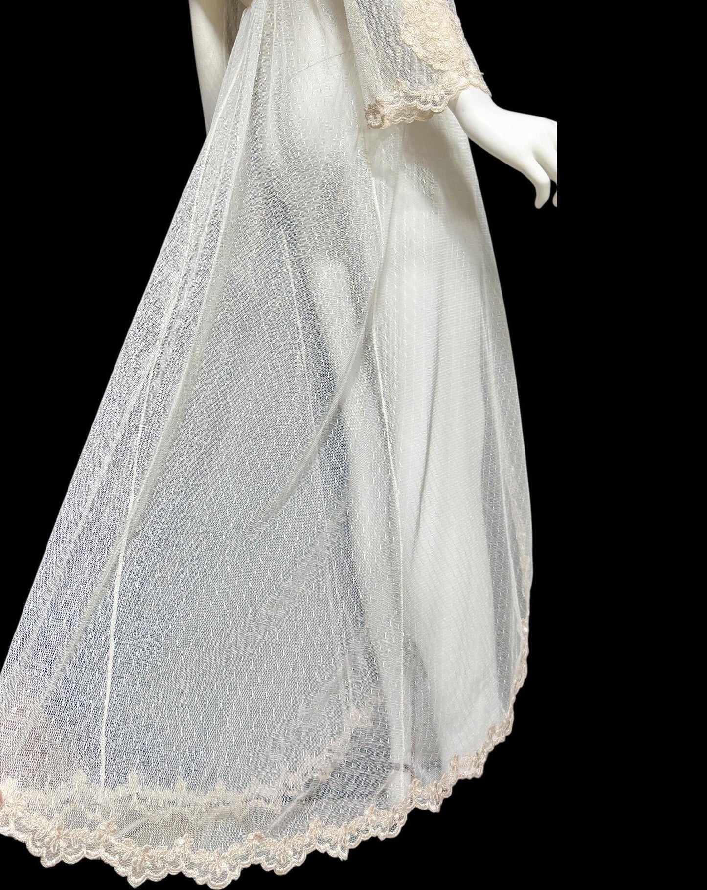 JONQUIL Diane Samandi dressing gown, Bergdorf Goodman 1990s see through feather weight bridal Robe
