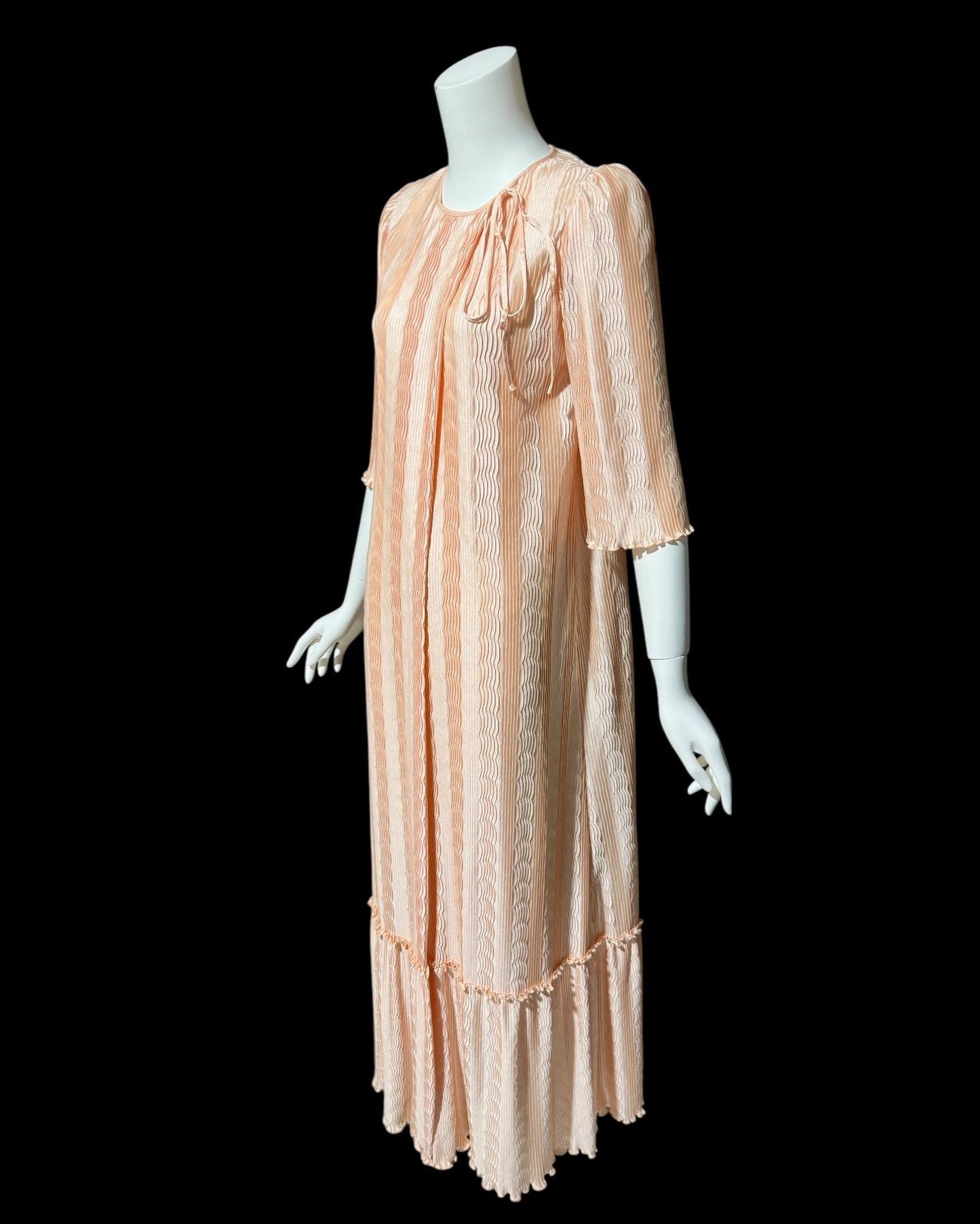 MARY McFADDEN for I. Magnin, 1980s vintage dressing gown, peachy pink wrap open front pleated robe