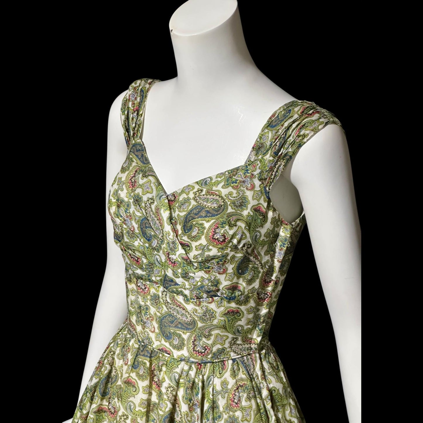 JD JUNIOR ACCENT, vintage 1940s dress, Bombshell Cocktail party sundress, Shelf bust dress, Green paisley rhinestone pinup dress