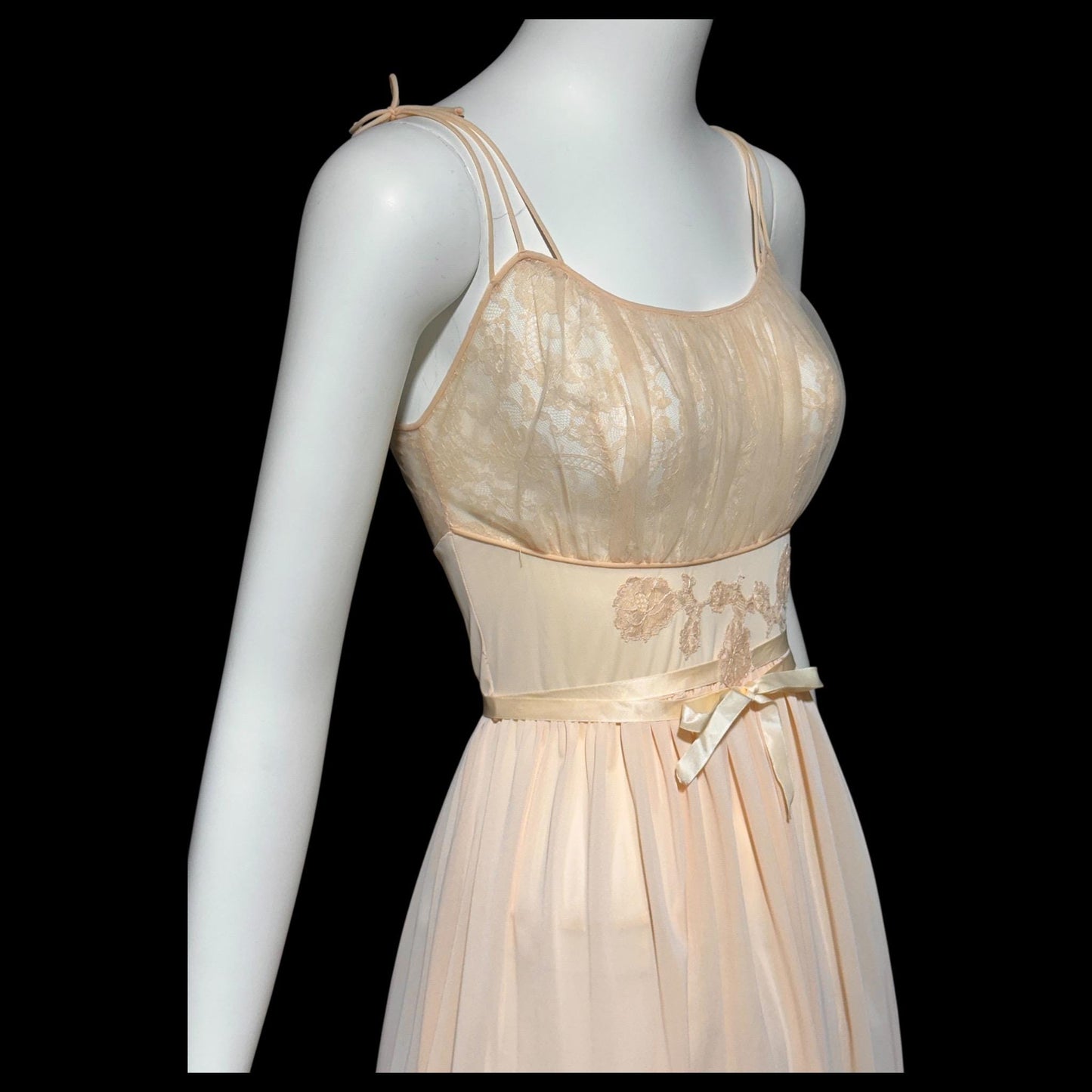 LUXITE KAYSER, vintage 1940s nightgown slip dress, sheer peach nylon full length night dress, small