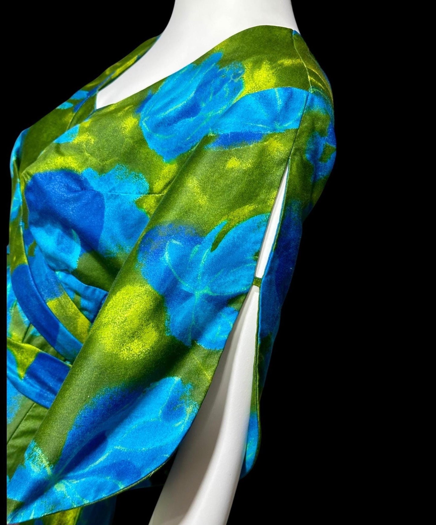 LORD & TAYLOR, 1960s Vintage bombshell Hawaiian dress, wrap cotton maxi dress, blue green floral