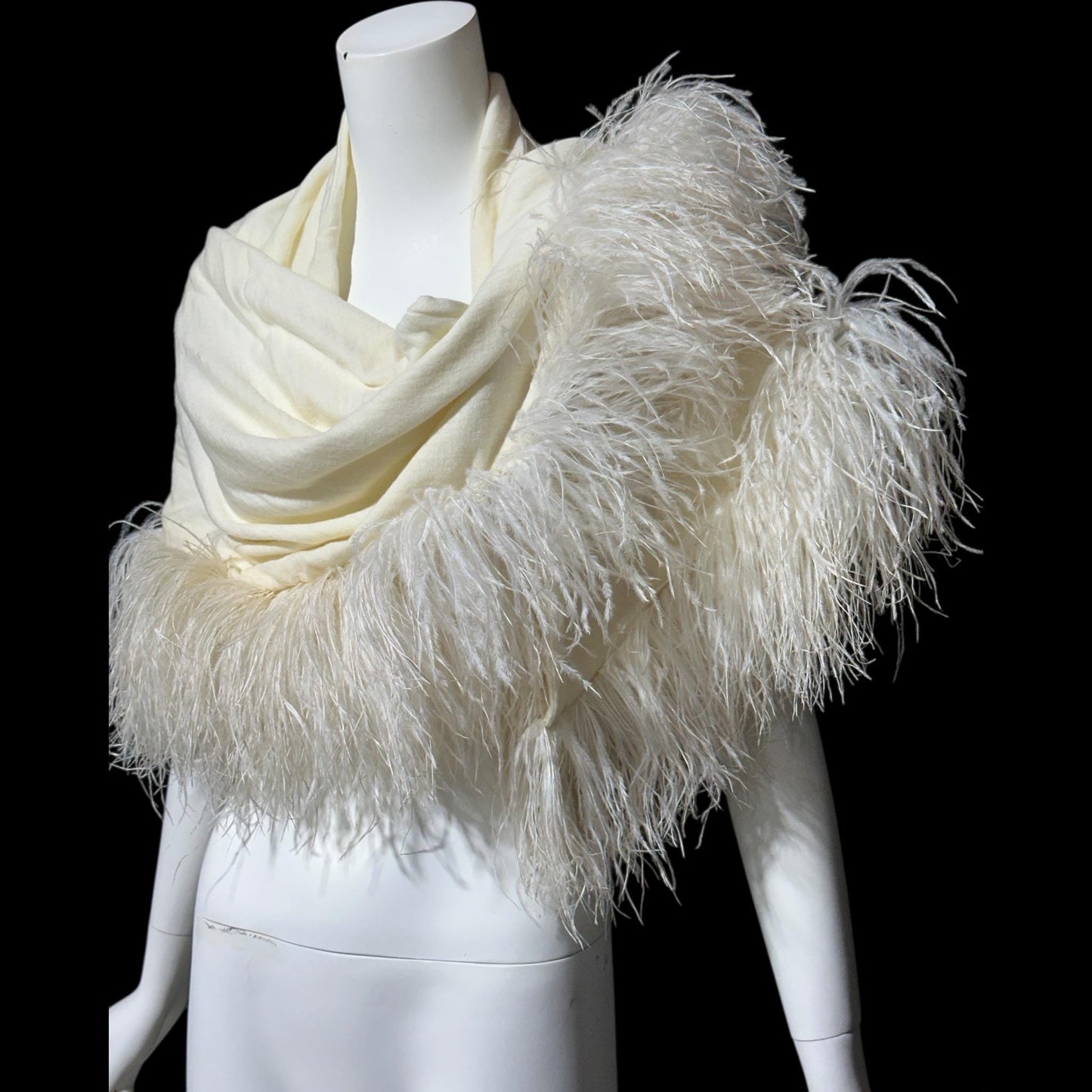ECHO ORIGINATIONS, Vintage 1930s Ostrich Feather Cape Shawl, Creamy White warm knit evening bridal wedding wrap