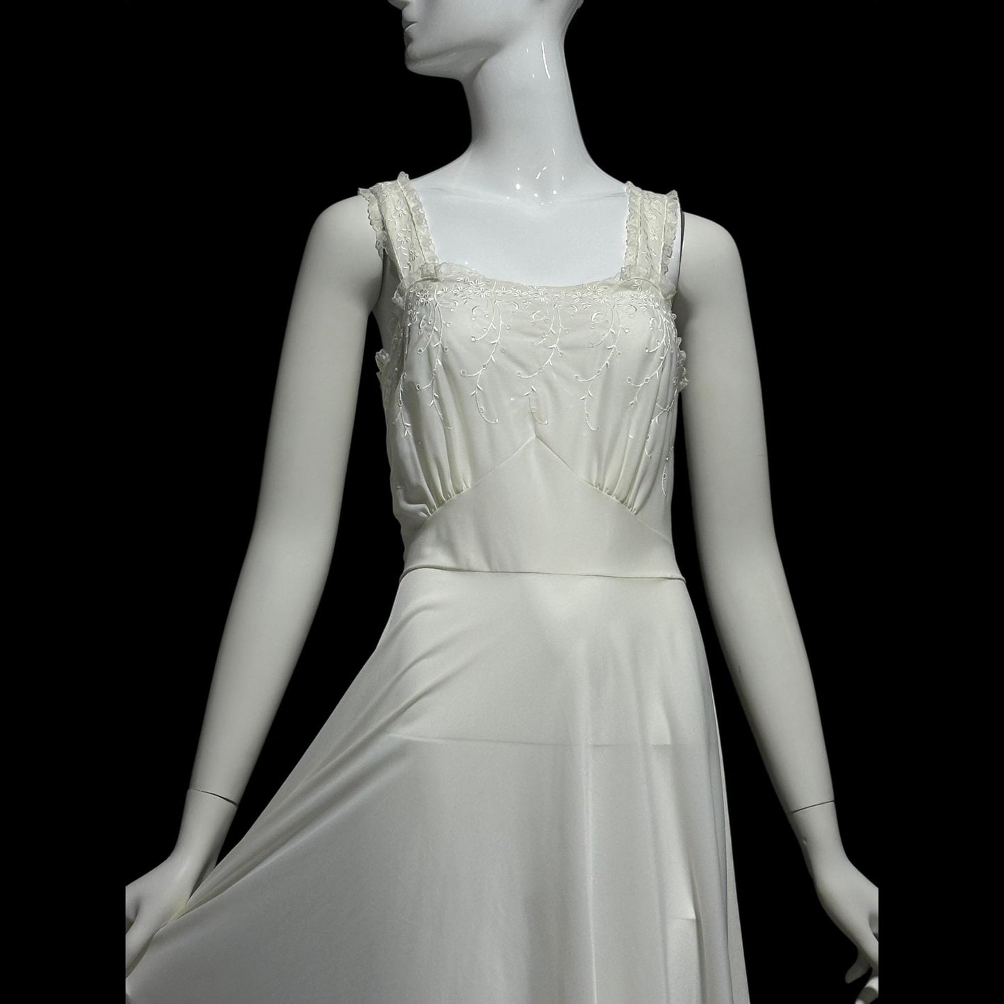 Kickernick, vintage 1940s Nightgown slip dress, white nylon scalloped full sweep night dress, full length