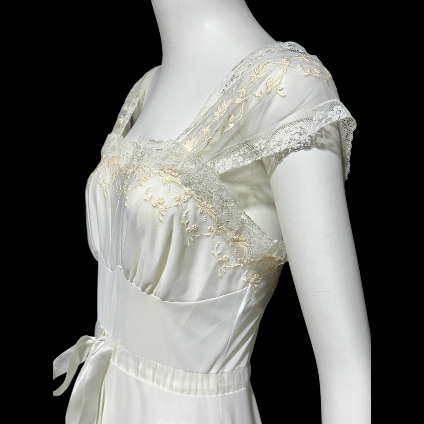 KAYSER LUXITE, vintage 1940s nightgown slip dress, white nylon full sweep bridal night dress