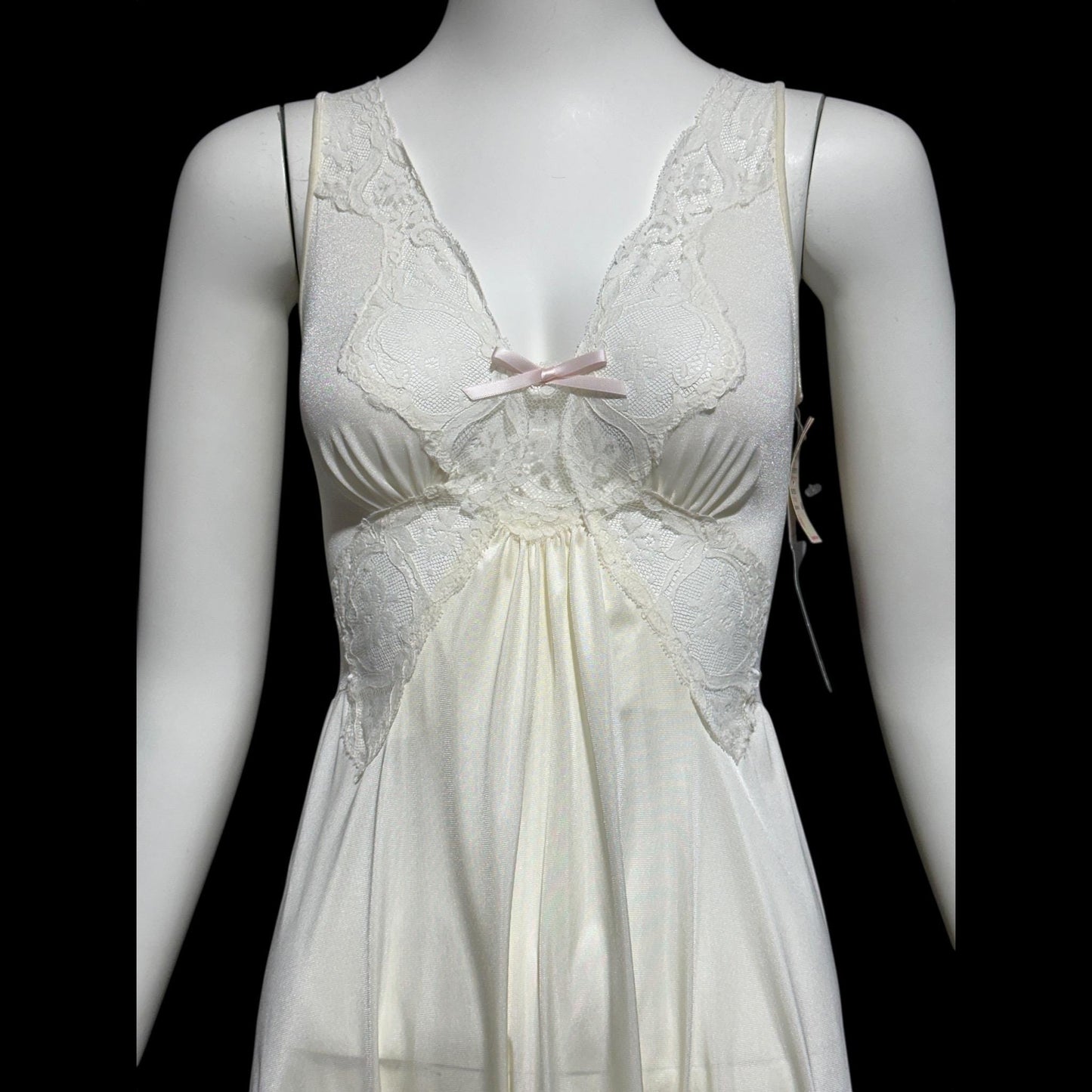OLGA vintage 1970s nightgown, #92097 Bodysilk Creamy White full sweep night gown dress