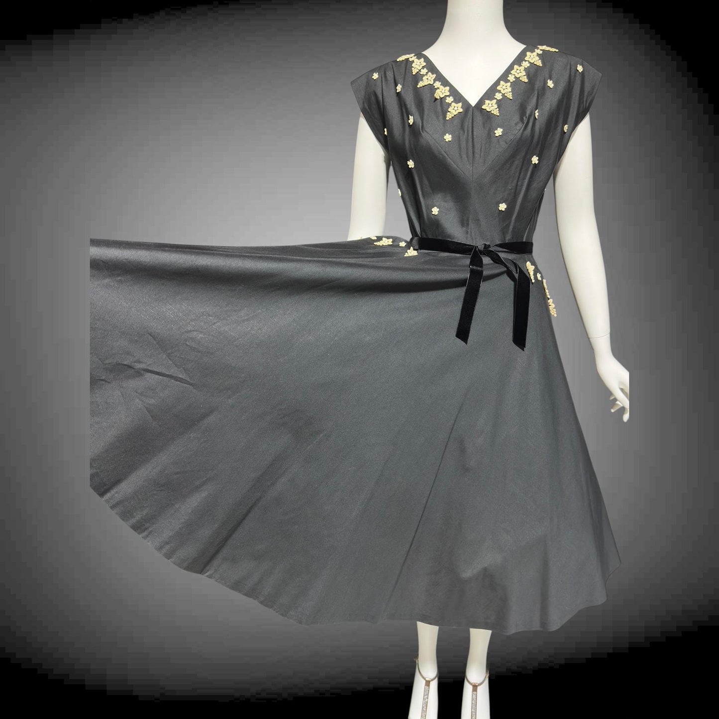 1940s vintage Black polished cotton cocktail party dress, circle skirt fit & flare dress
