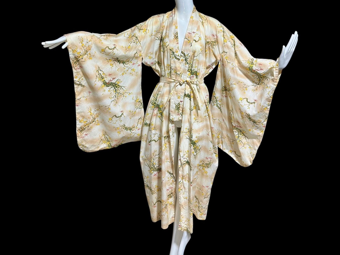 1970s vintage kimono dressing gown, Japanese summer cotton house coat robe, yellow dogwood branches