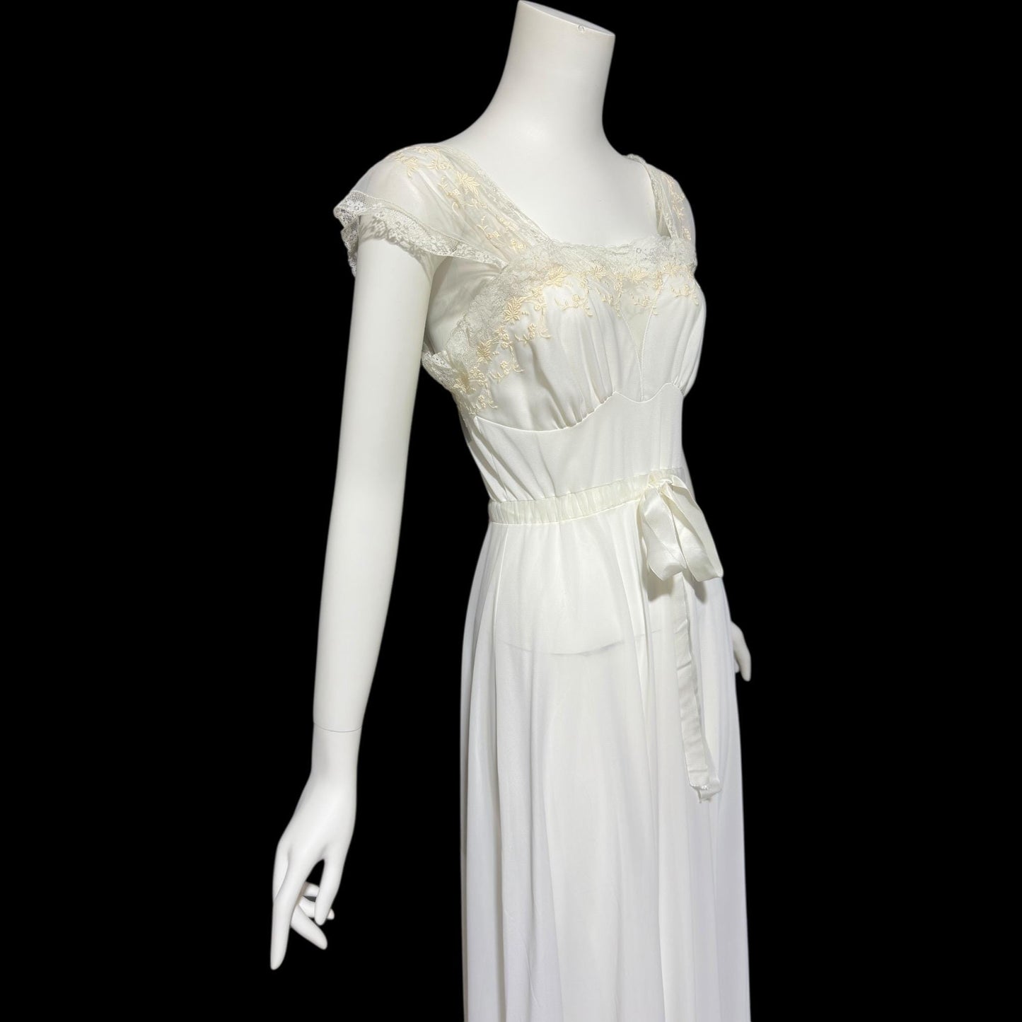 KAYSER LUXITE, vintage 1940s nightgown slip dress, white nylon full sweep bridal night dress