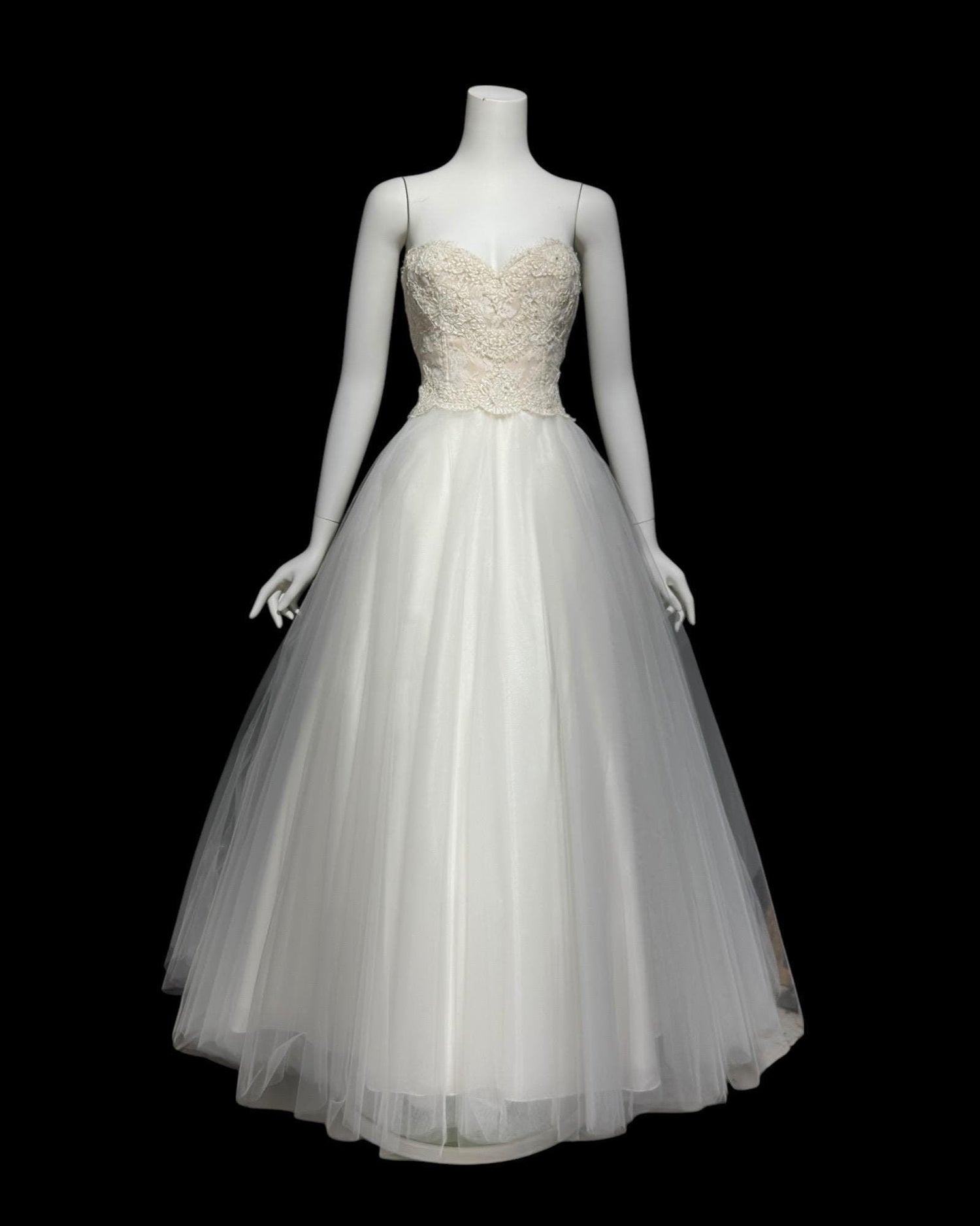 Vintage & Antique Bridal & Wedding Gowns and Trousseau