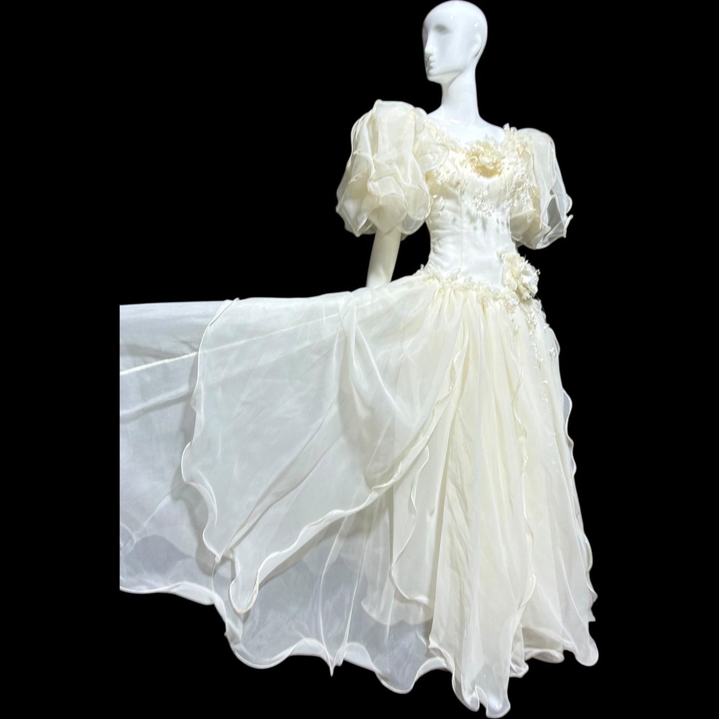 ST PUCCHI vintage 1980s wedding dress gown, Ivory Fairytale ball gown, 100% Thai silk