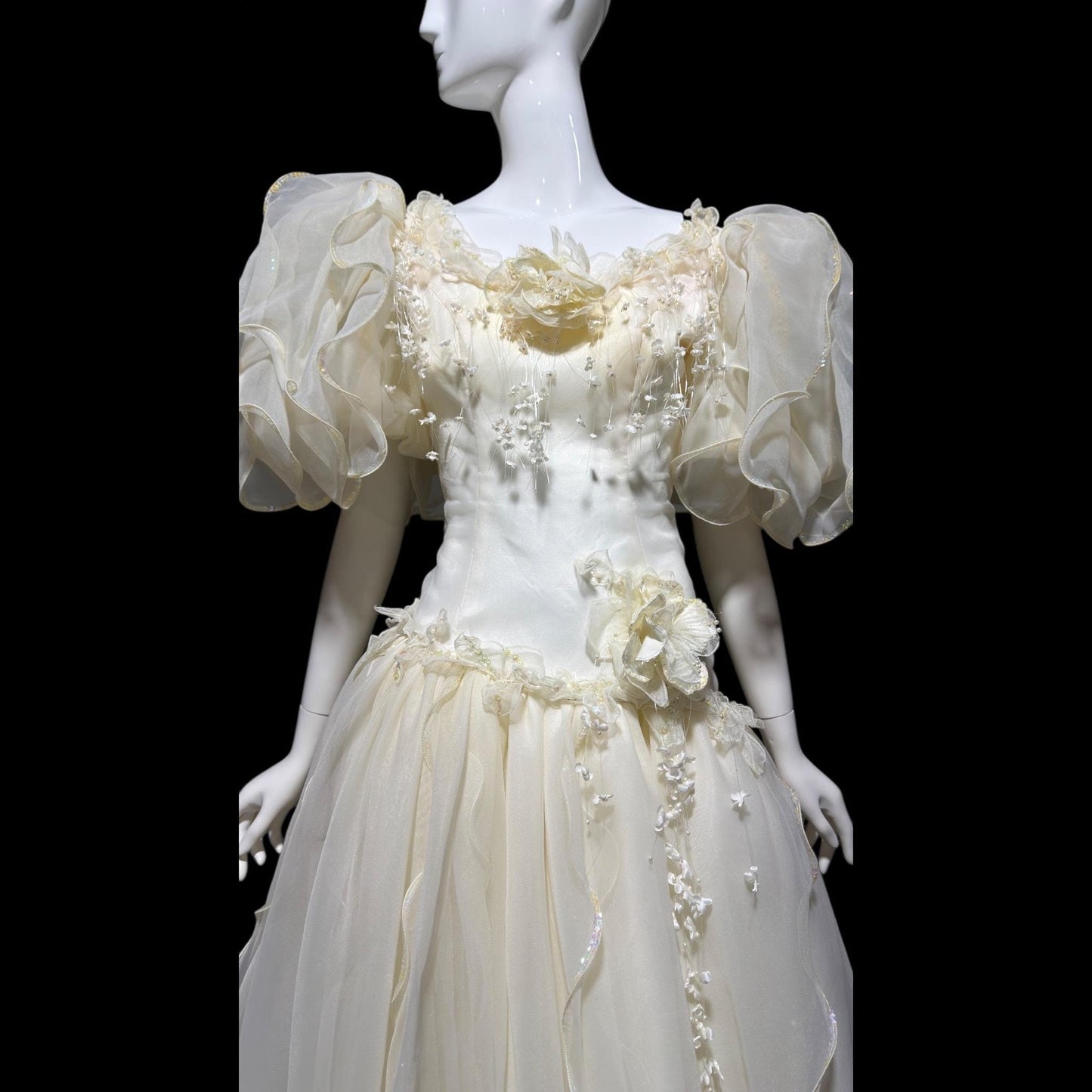ST PUCCHI vintage 1980s wedding dress gown, Ivory Fairytale ball gown, 100% Thai silk