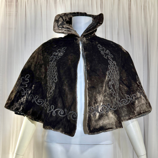 1800s Antique Victorian Short Capelet, Velvet beaded Mantelet cape, shawl, wrap