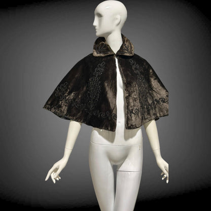 1900s Antique Victorian Short Capelet, Velvet beaded Mantle cape, shawl, wrap