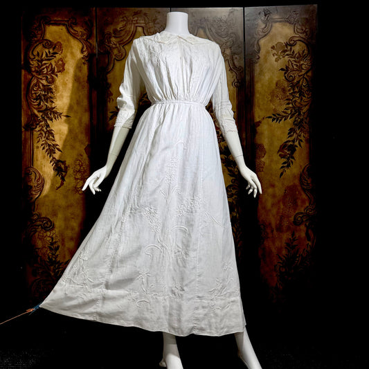 1900s Antique Victorian wedding dress, vintage white cotton lawn gown, Edwardian day dress
