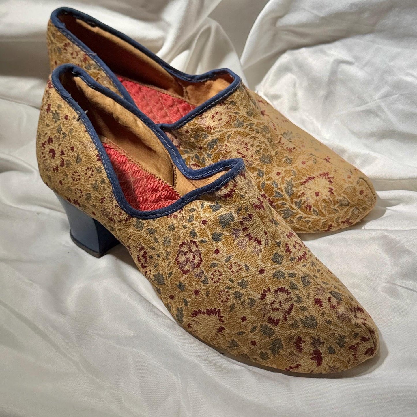 1900s Victorian Evening Slippers Shoes, Cotton floral bedroom slippers