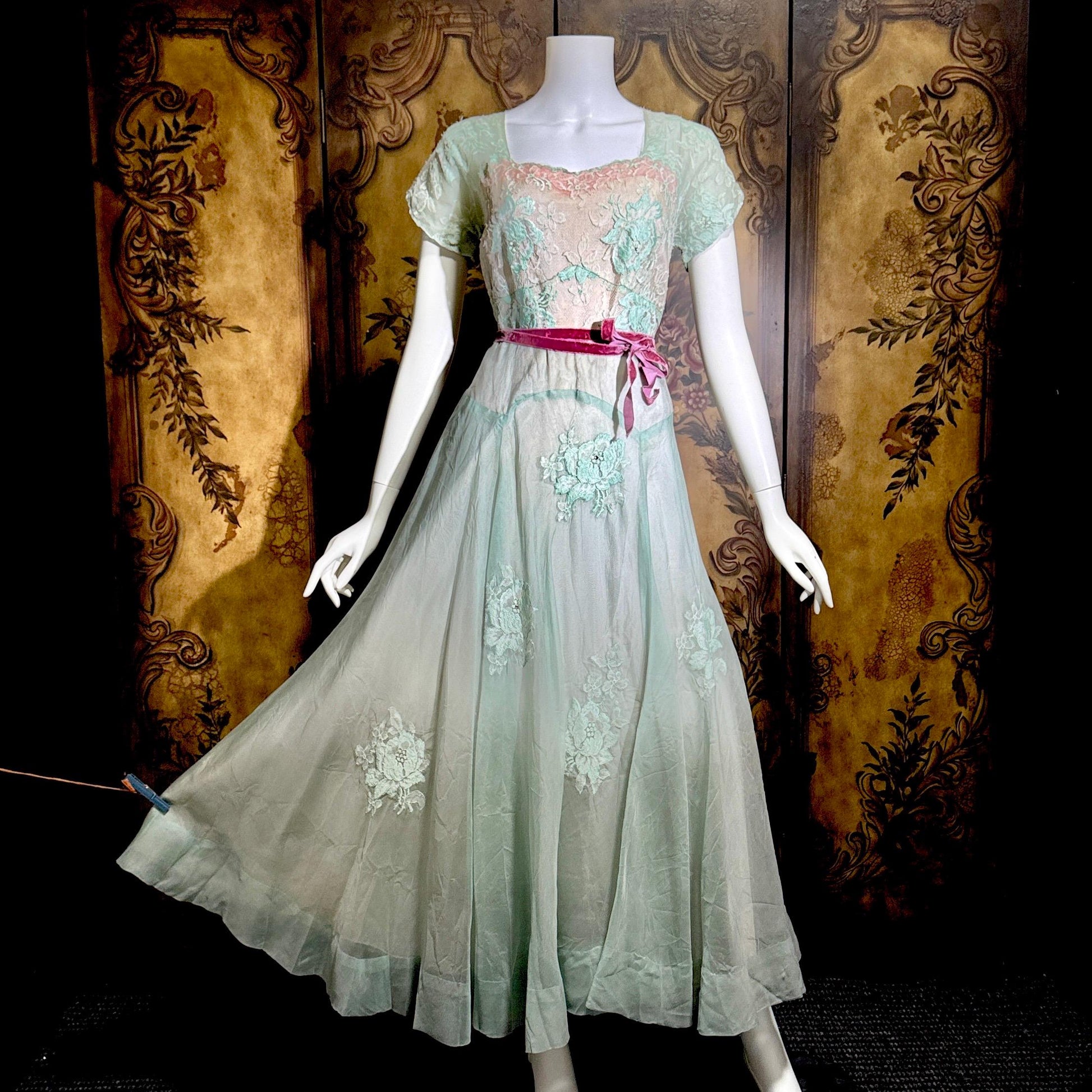 1930s Vintage Evening dress gown, Green Pink Organza Lace gown, Large