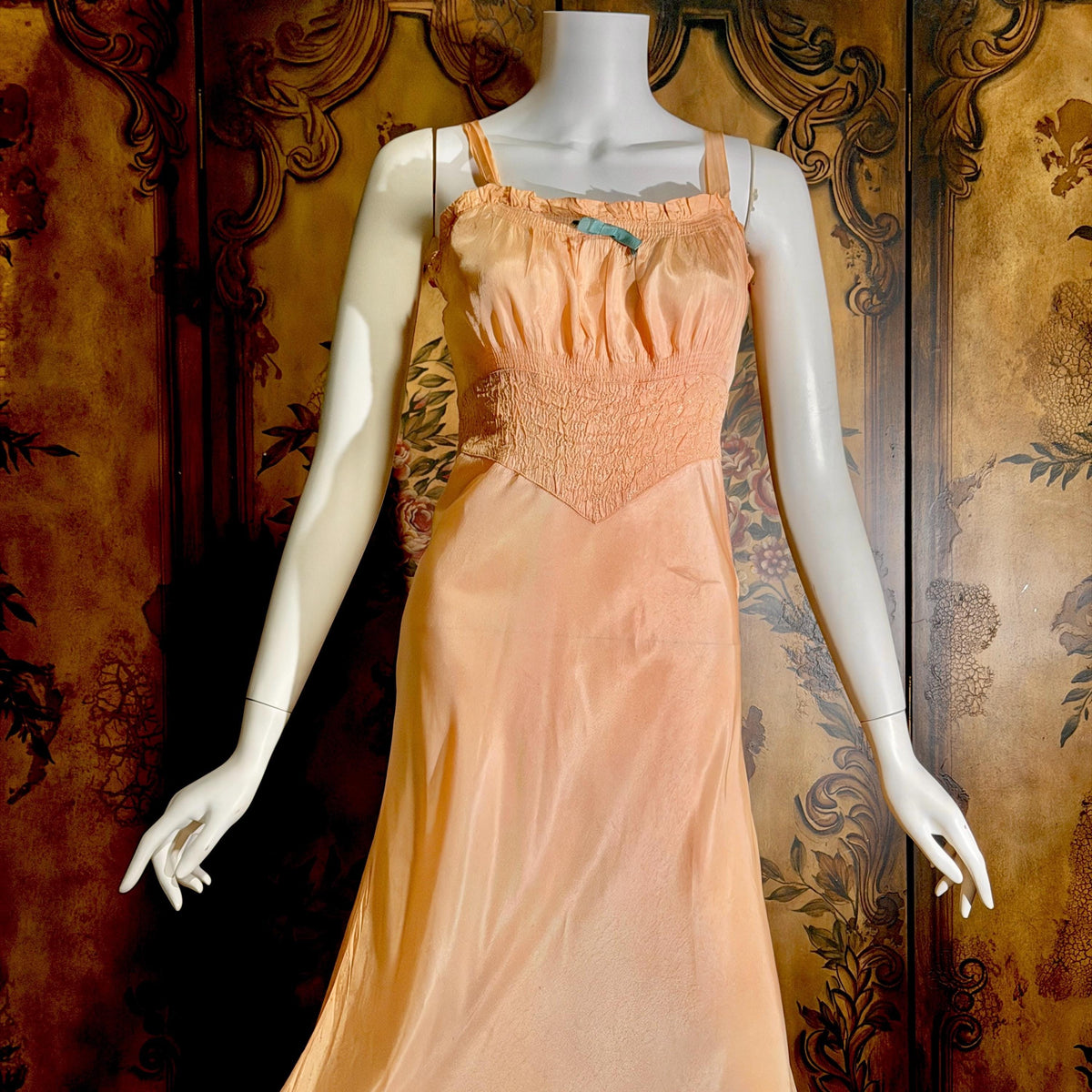 vintage 1930s nightgown, Peach Smocked Bias cut lingerie dress zipper side