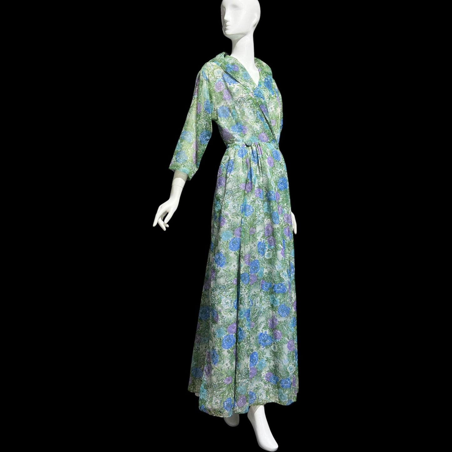 1940s vintage dressing gown robe, wrap front double breasted floral housecoat dress