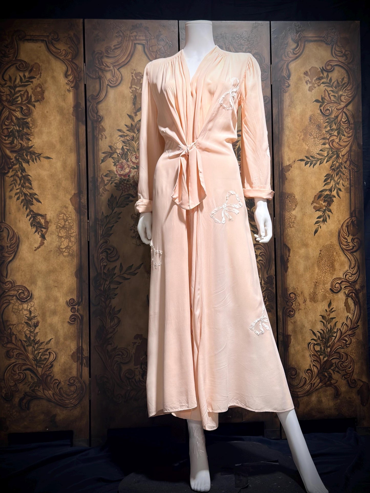 1940s vintage dressing gown robe, LYN DELLE powder pink zip front lingerie dress