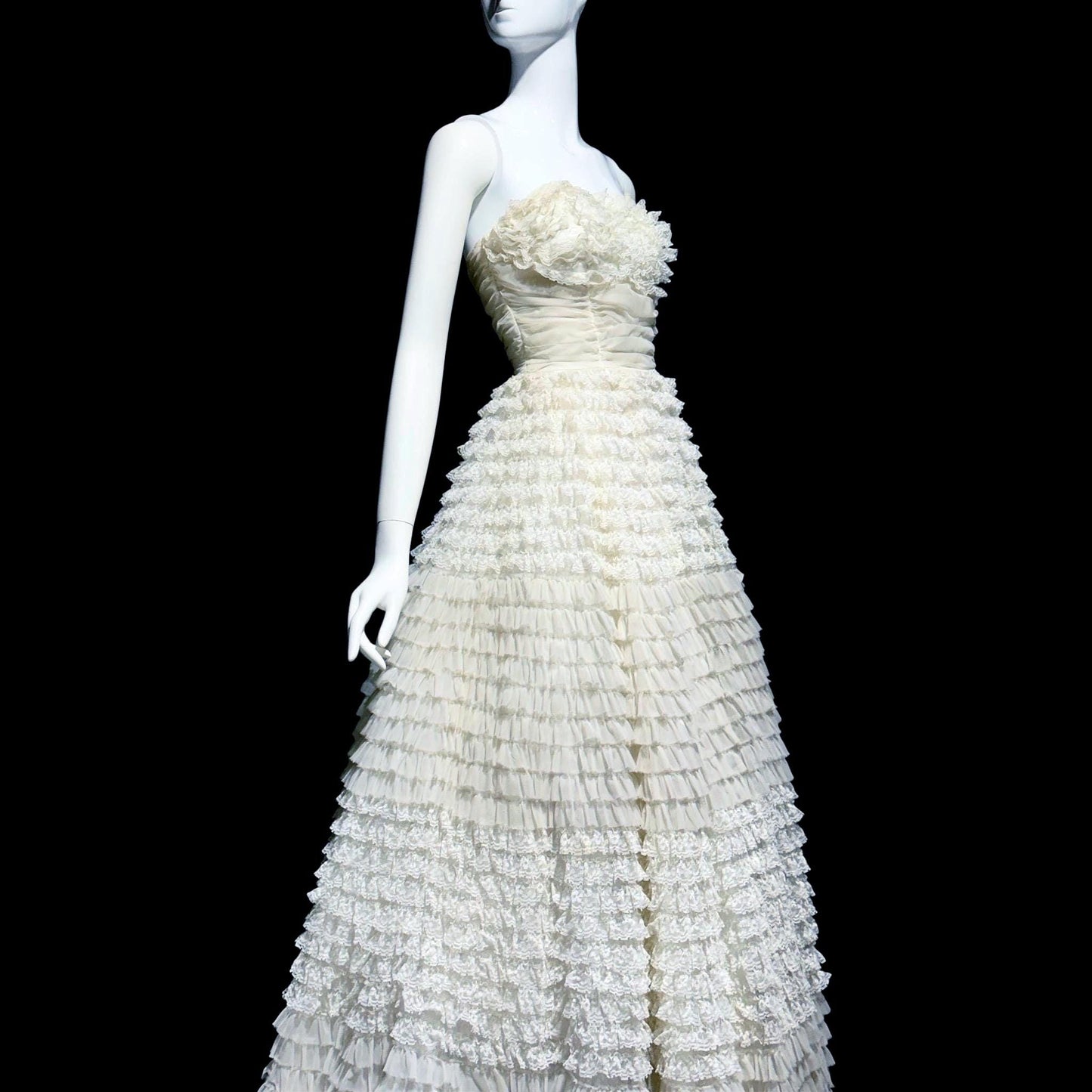 1950s vintage wedding prom gown, off white tiered lace and tulle cupcake dress, ruffled meringue ball gown
