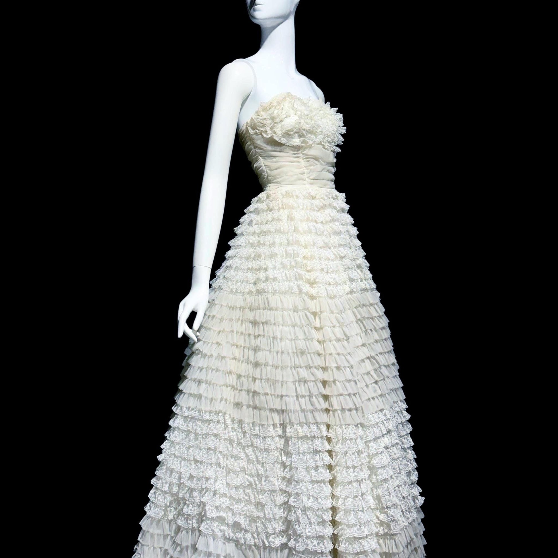 1950s vintage wedding prom gown, off white tiered lace and tulle cupcake dress, ruffled meringue ball gown
