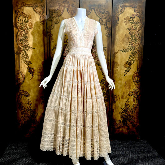 Vintage & Antique Bridal & Wedding Gowns and Trousseau VINTAGE DRESS CLOSET Vintage & Antique Bridal & Wedding Gowns and Trousseau VINTAGE DRESS CLOSET