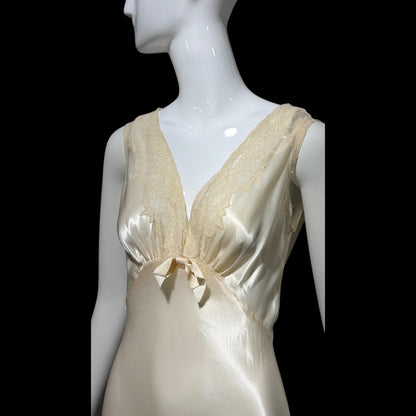 LADY DUFF vintage Nightgown slip dress, 1940s pearly white negligee lingerie dress