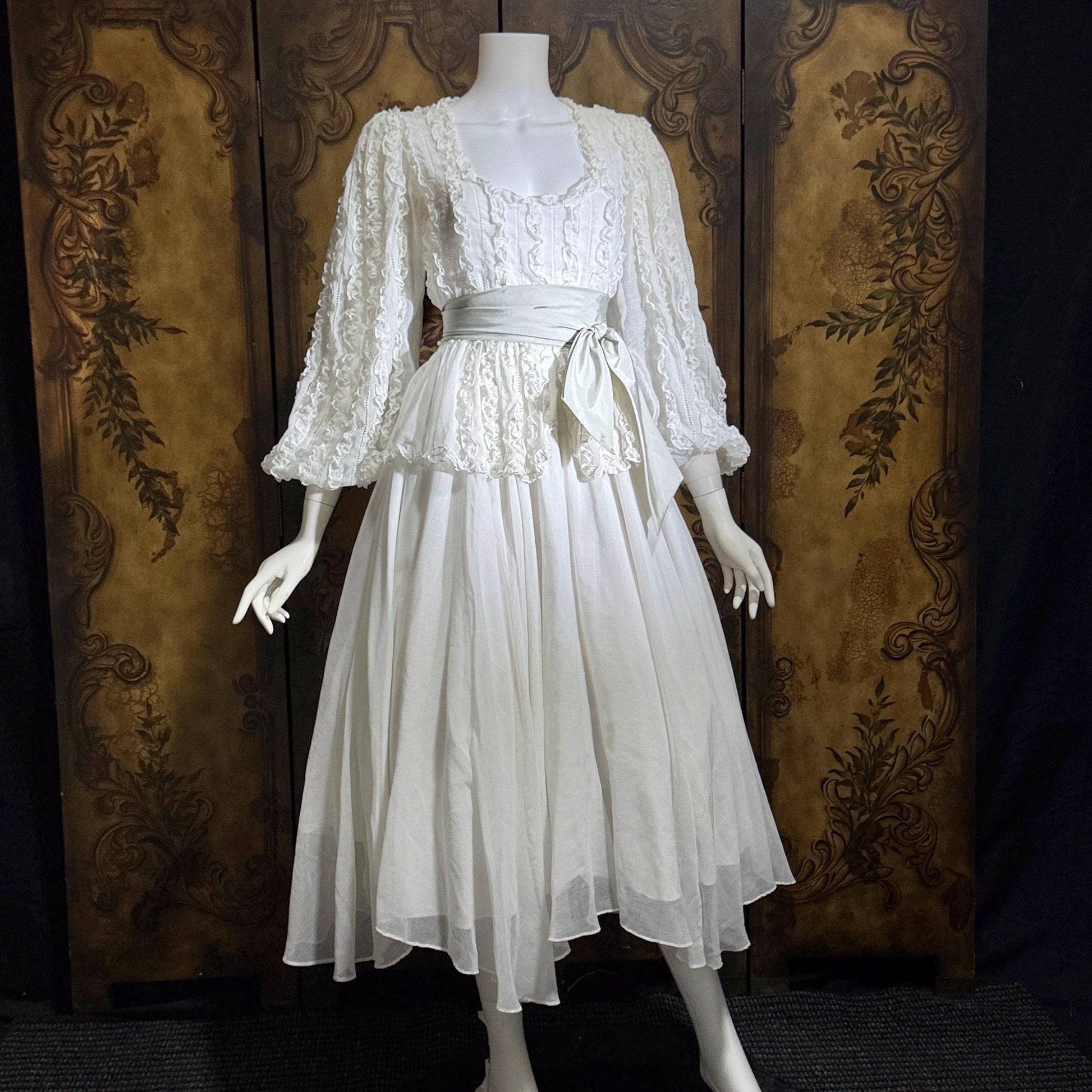 BONNIE STRAUSS Vintage 1970s dress, White Cotton Ruffle Dress Bishop Sleeves