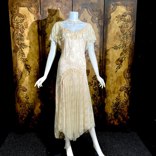 COUNTRY ELEGANCE vintage 1970s wedding dress gown, Susan Lane Romantic Boho Pink french lace dress