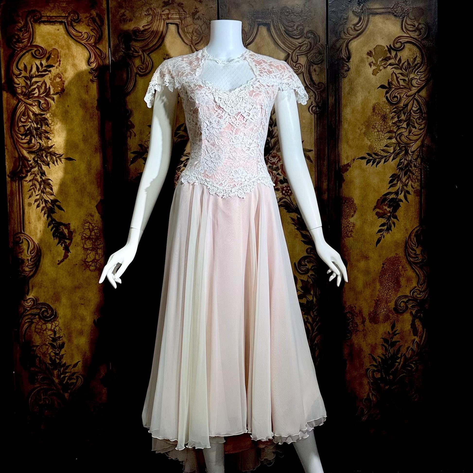 COUNTRY ELEGANCE vintage 1980s evening dress, Susan Lane Romantic Pink lace dress