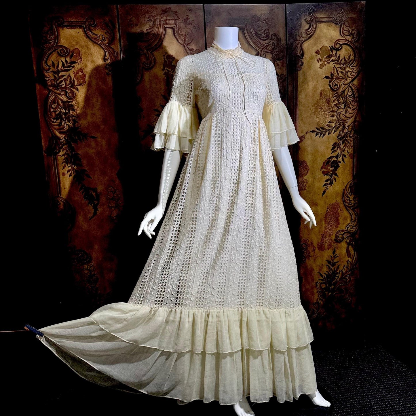 COURIERS vintage 1970s wedding prairie dress, white cotton eyelet flutter sleeve Boho maxi dress