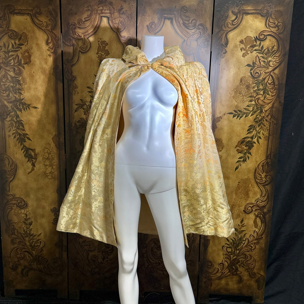 C CRAWFORD HOLLIDGE Vintage 1930s silk damask cape, floral evening cape