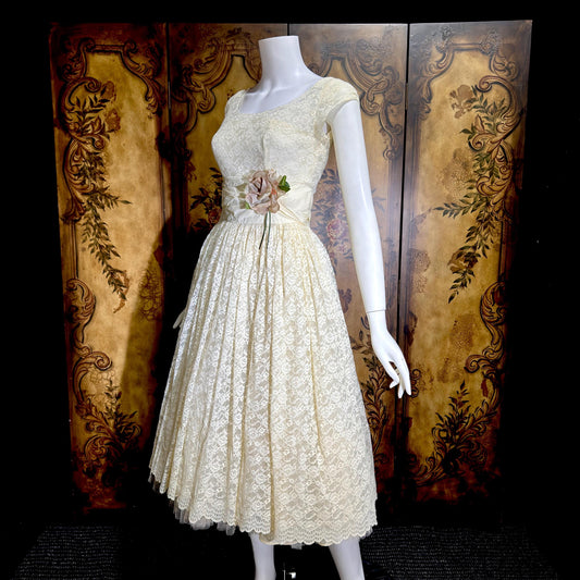1950s VINTAGE DRESSES & Evening Gowns from VintageDressCloset VINTAGE DRESS CLOSET 1950s VINTAGE DRESSES & Evening Gowns from VintageDressCloset VINTAGE DRESS CLOSET