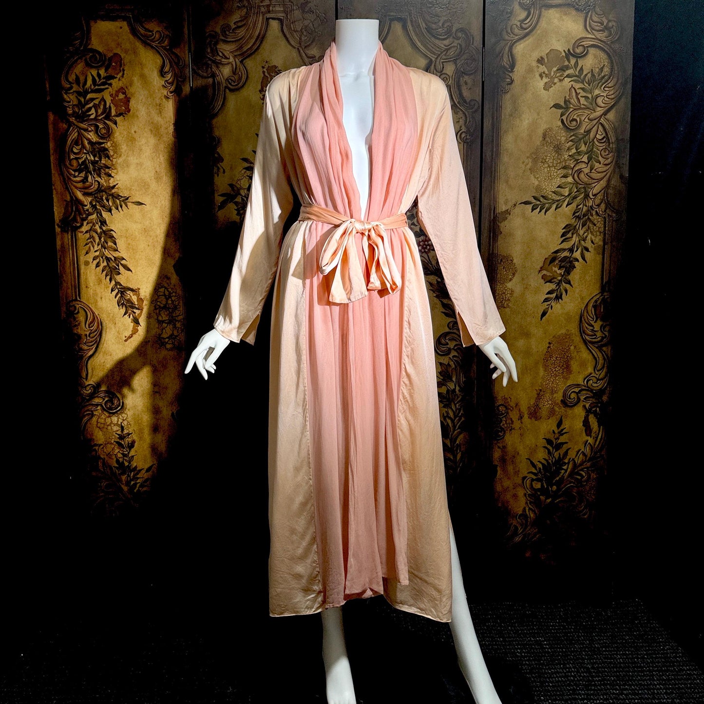 FERNANDO SANCHEZ Vintage dressing gown robe, Peach Pink Silk wrap house coat, Large