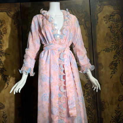 PERFECT NEGLIGEE, vintage 1960s dressing gown, soft pink & blue floral house coat lounging robe