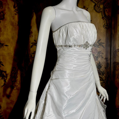 ST. PUCCHI SPOSA vintage Y2K wedding dress gown, white ball gown with ruffle train