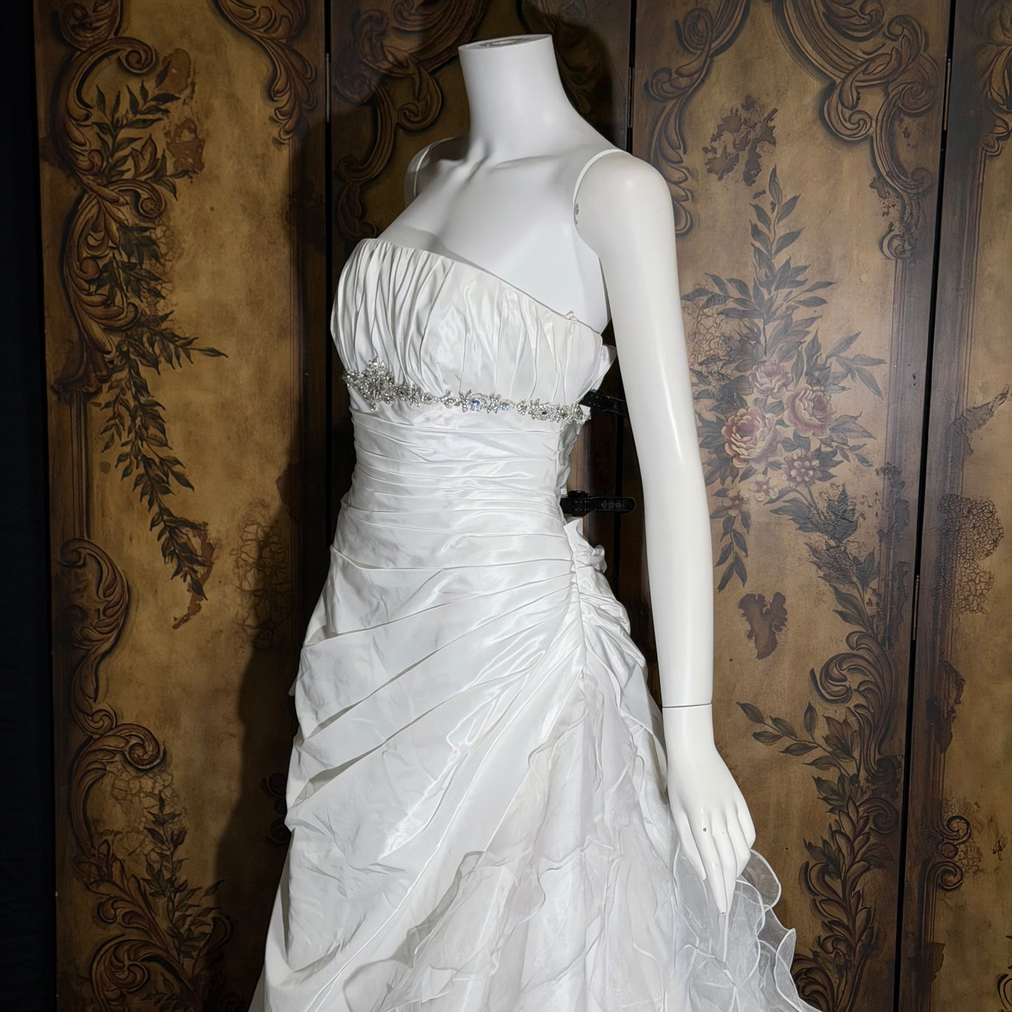ST. PUCCHI SPOSA vintage Y2K wedding dress gown, white ball gown with ruffle train