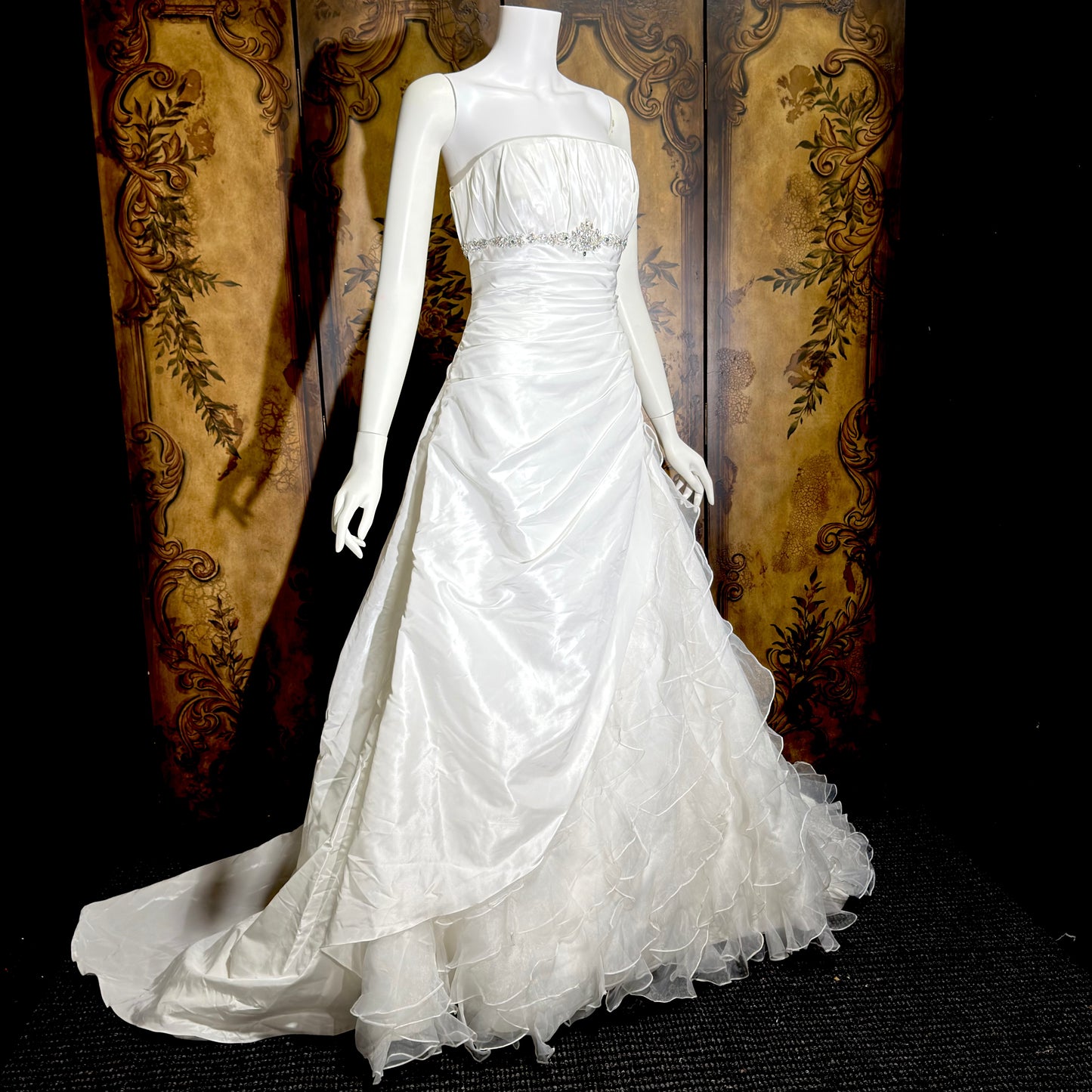 ST. PUCCHI SPOSA vintage Y2K wedding dress gown, white ball gown with ruffle train