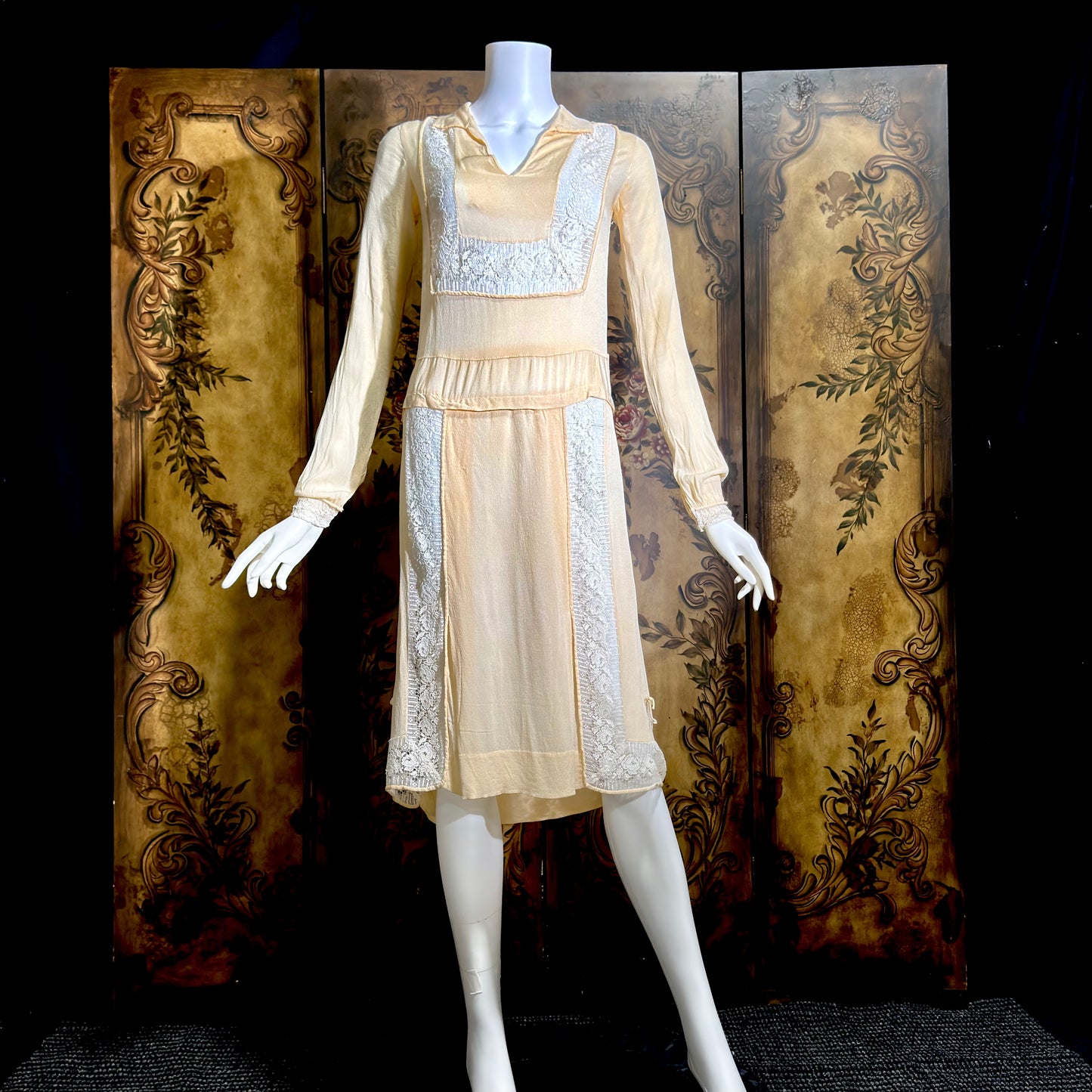 1920s vintage antique flapper dress, creamy yellow Hungarian style day dress with white lace