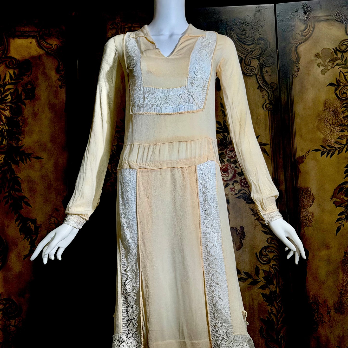 1920s vintage antique flapper dress, creamy yellow Hungarian style day dress with white lace