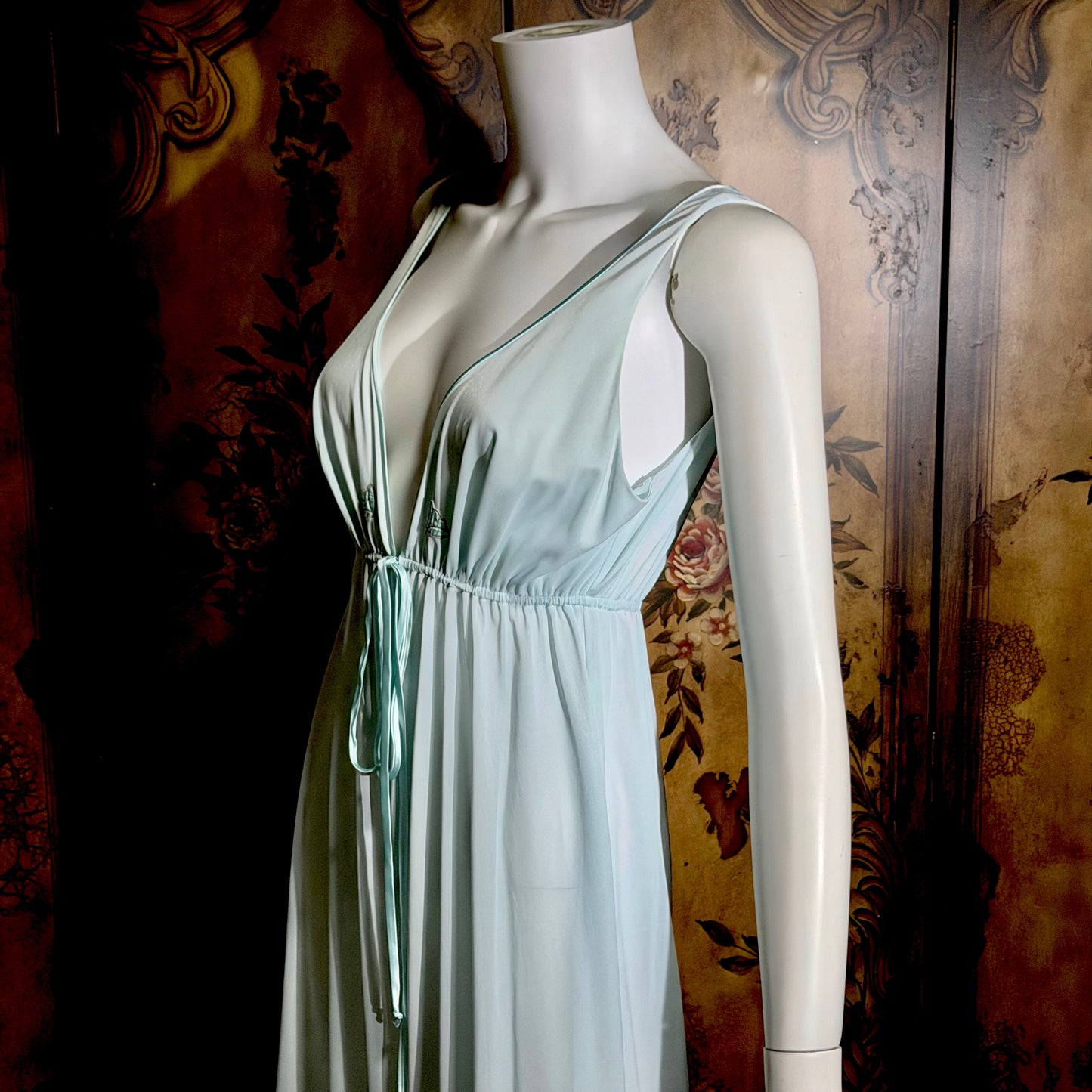 LUCIE ANN BEVERLY Hills, Claire Sandra vintage 1960s nightgown, powder blue jersey knit ruffled hem gown