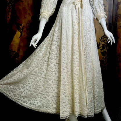 ODETTE BARSA vintage dressing gown robe, 1950s white smocked elastic bridal housecoat, Large