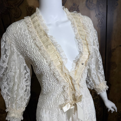 ODETTE BARSA vintage dressing gown robe, 1950s white smocked elastic bridal housecoat, Large