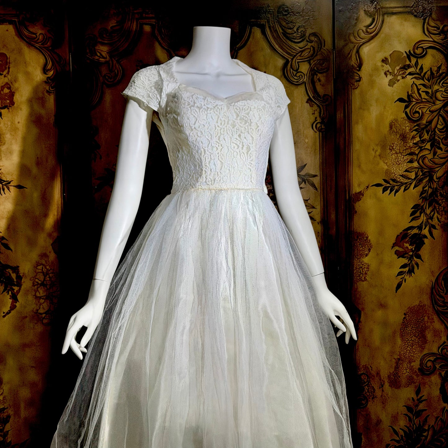 1950s vintage Tea Length wedding dress gown, White Lace Bridal dress