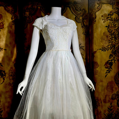 1950s vintage Tea Length wedding dress gown, White Lace Bridal dress